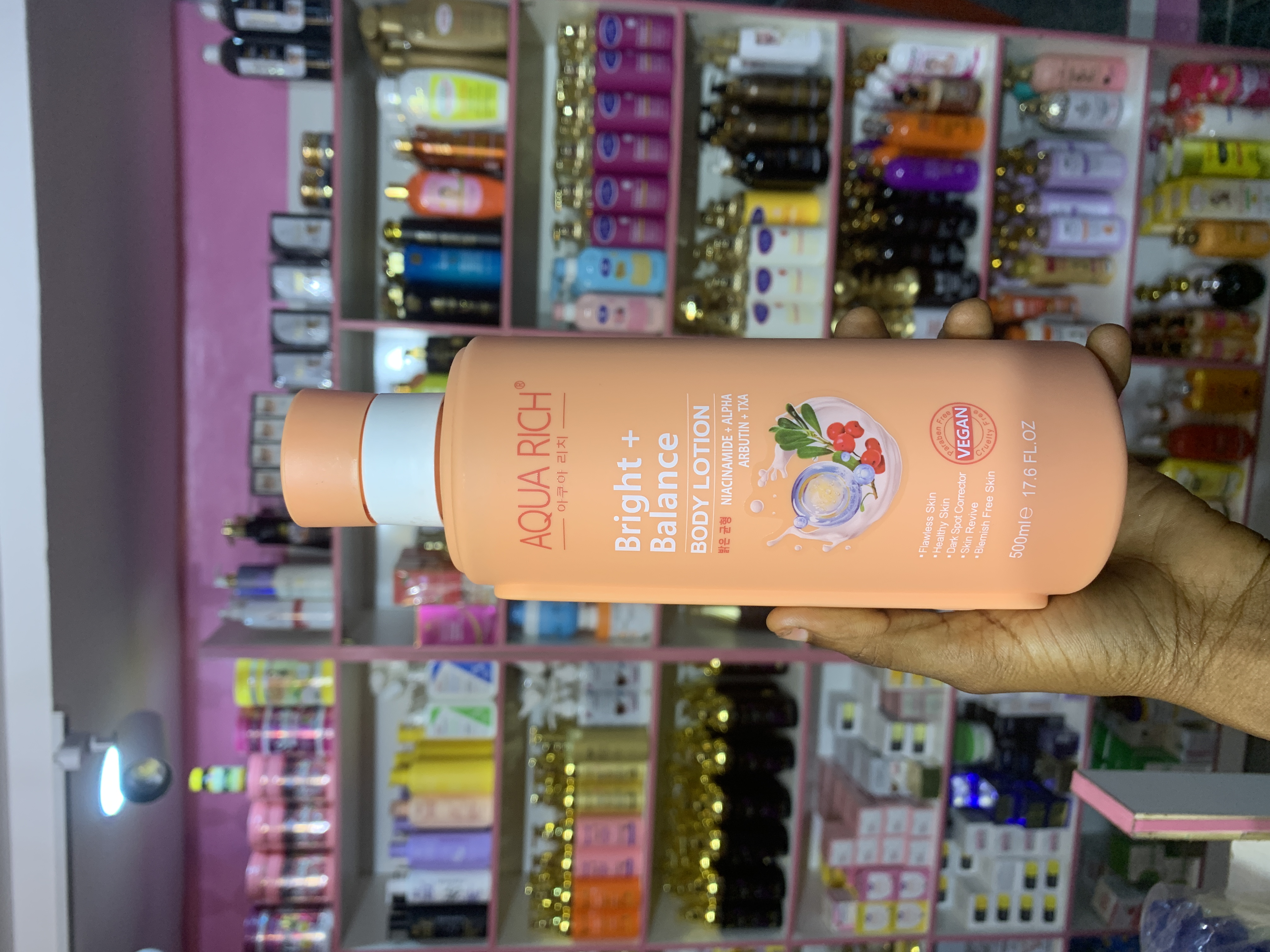 Aqua rich Bright and Balance body lotion (peach)
